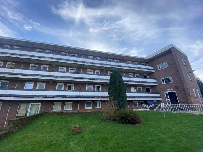 L'appartement est situé dans une résidence vacance au 1er étage et est composé comme suit : Living, cuisine semi-équipée, 1 chambre, salle de douche avec WC

Divers : balcon et jardin commun, électricité conforme.

Seconde résidence uniquement !