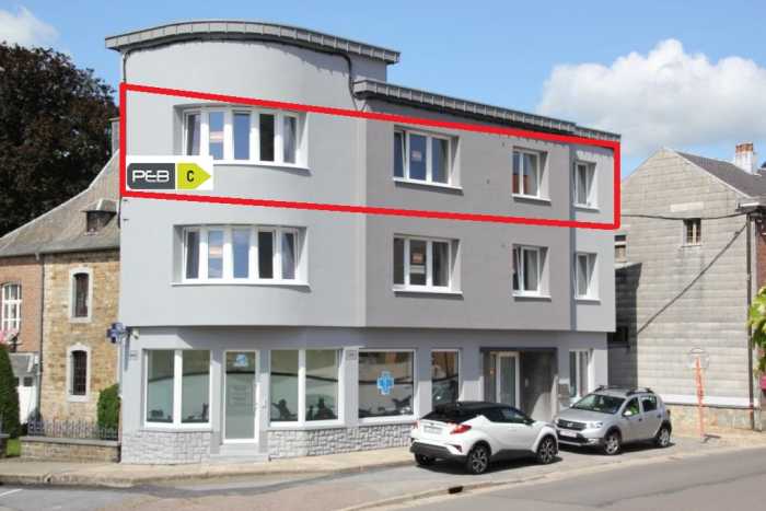 Appartement au 2 ieme étage avec une cave et une annexe